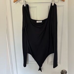 Aritzia Babaton Contour Squareneck Longsleeve Bodysuit Small Women